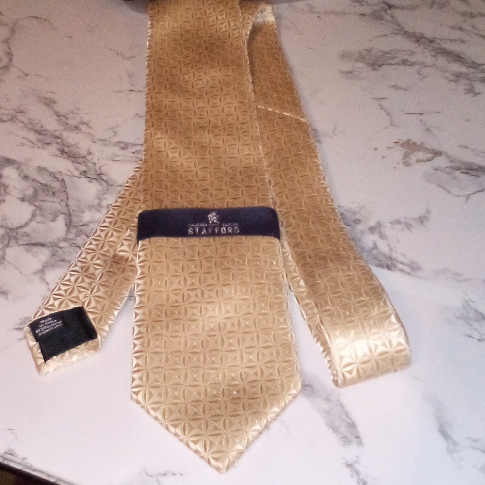 Stafford Glitz and Glam Men's Tie Natural NWT